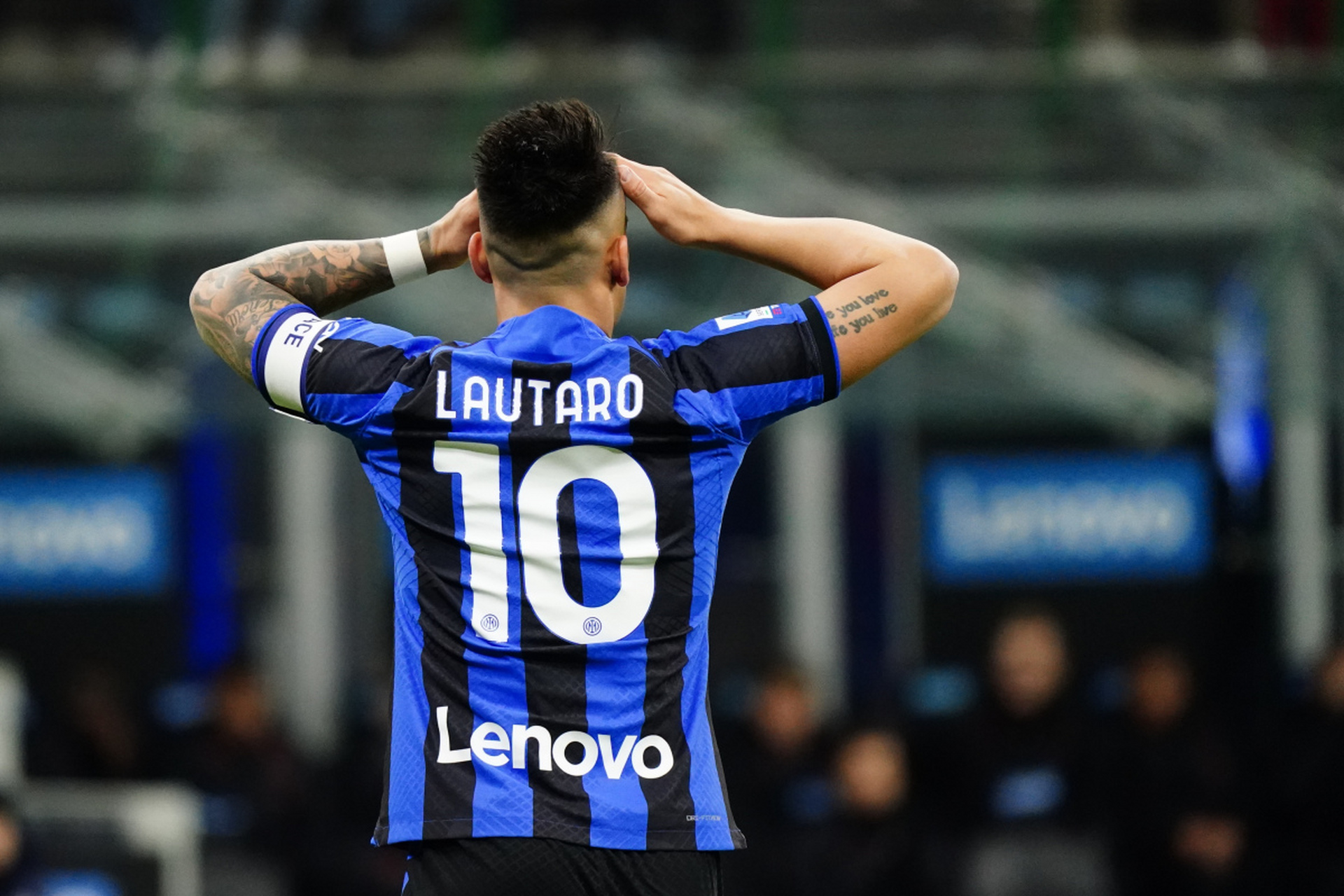 在比赛中游 在比赛中游